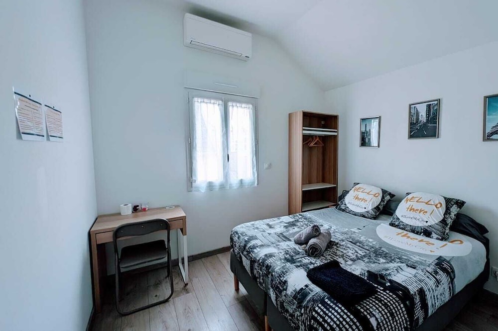 Photo of Bedroom in Dammarie Les Lys