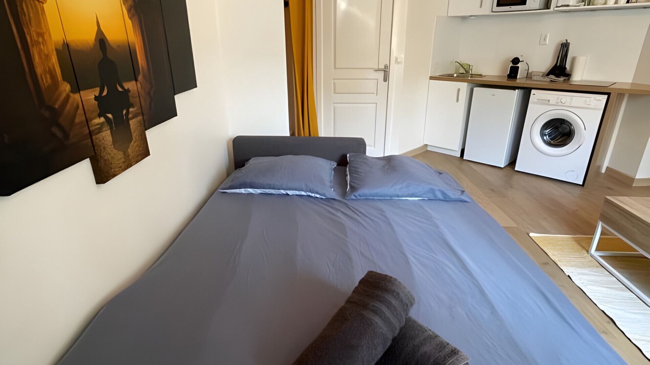 Photo of Others in Bollee