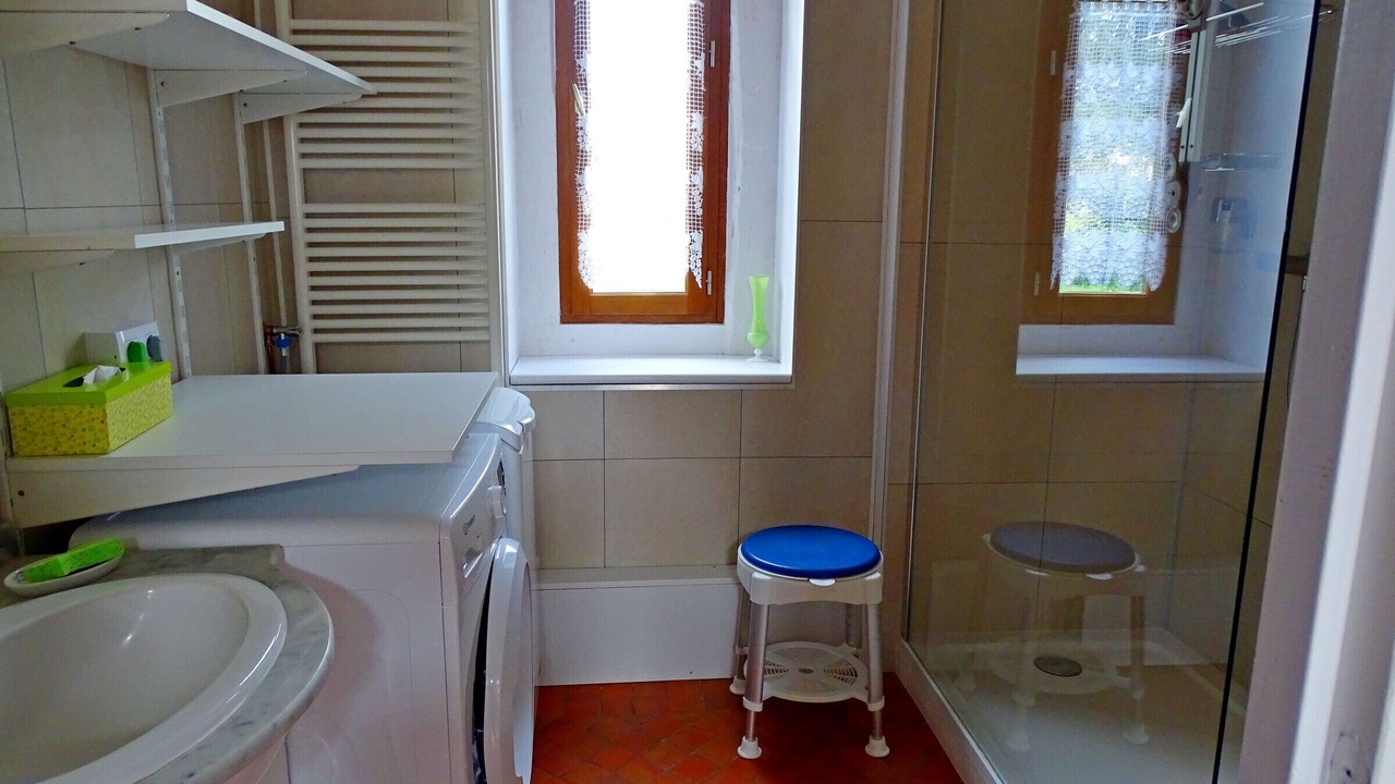 Photo of Bathroom in Ligny-le-Ribault