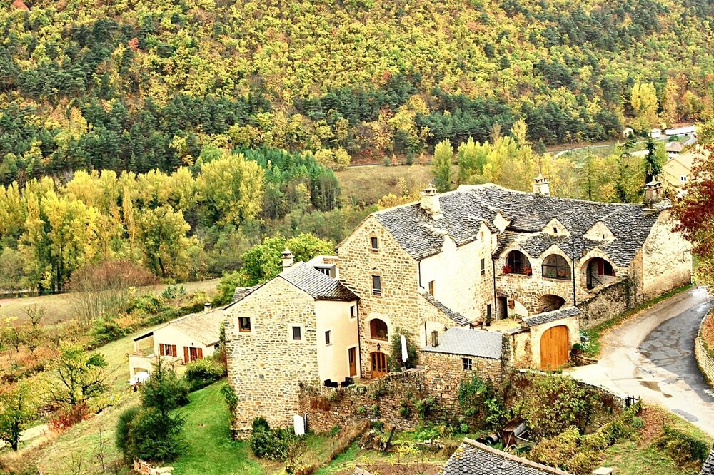 Photo of Others in Mostuejouls