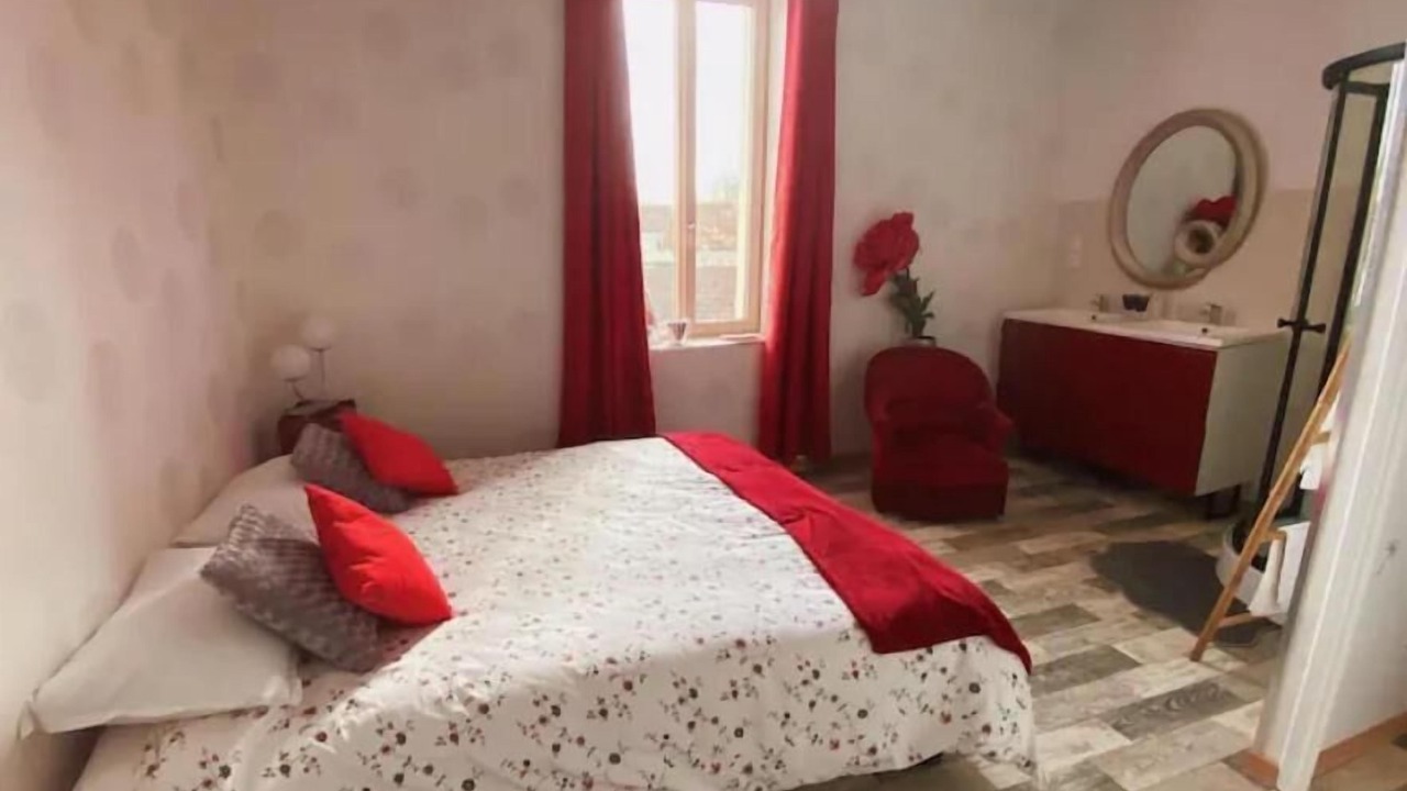 Photo of Bedroom in Gueugnon
