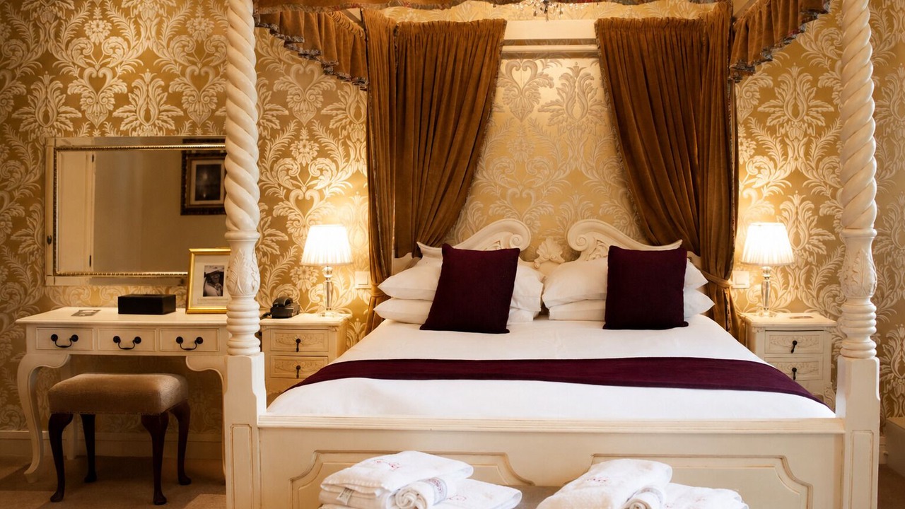 Photo of Bedroom in La Chartre-sur-le-Loir