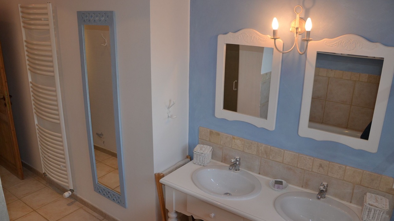 Photo of Bathroom in Aiglun