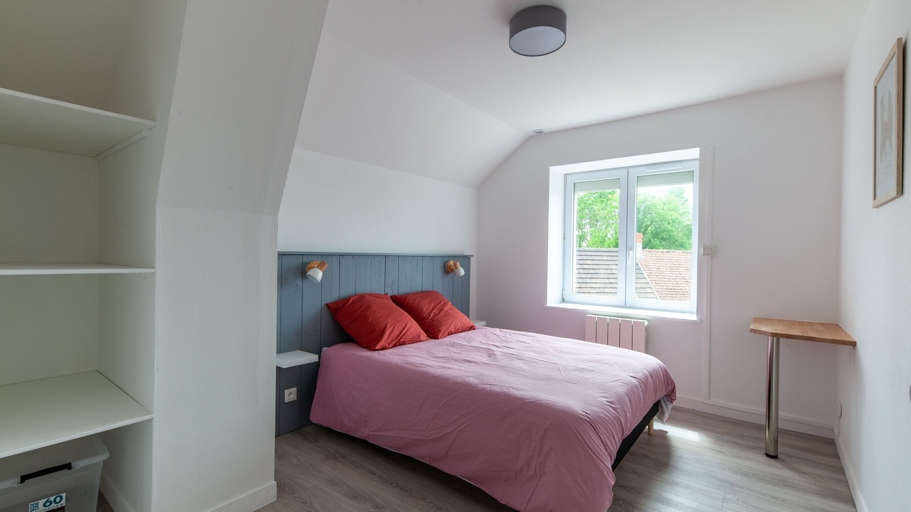 Photo of Bedroom in Houesville