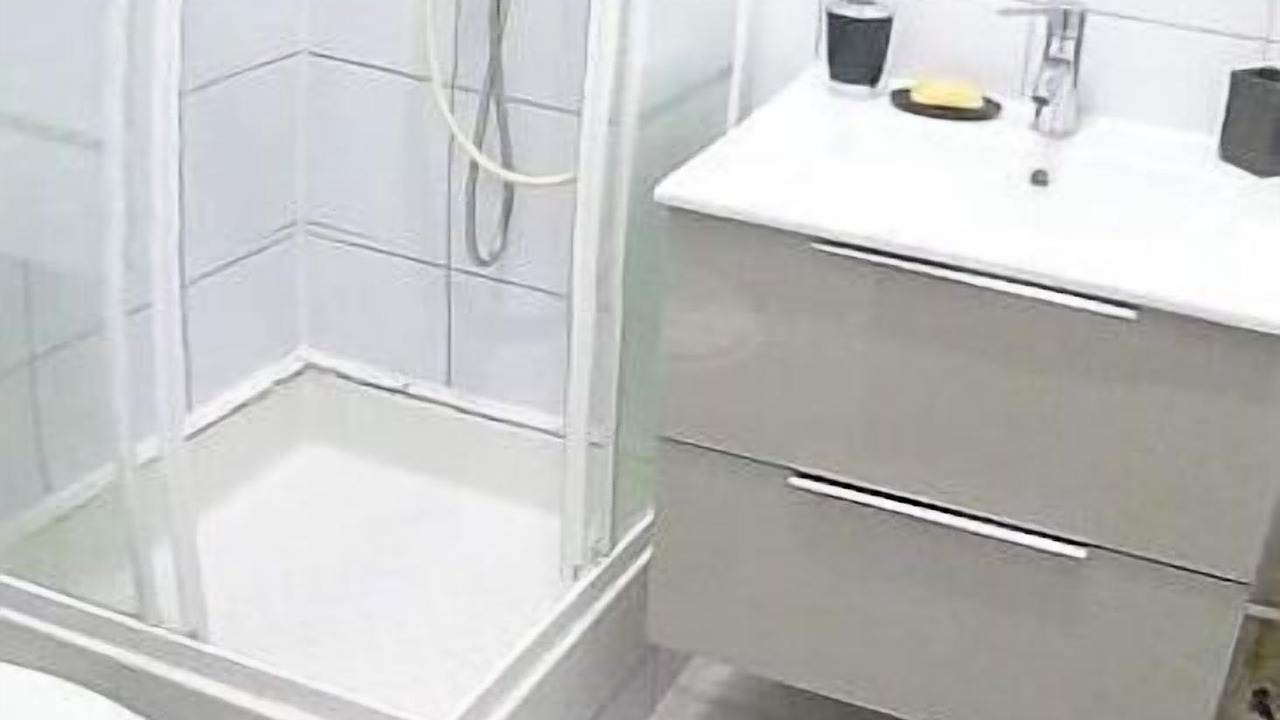 Photo of Bathroom in Clichy