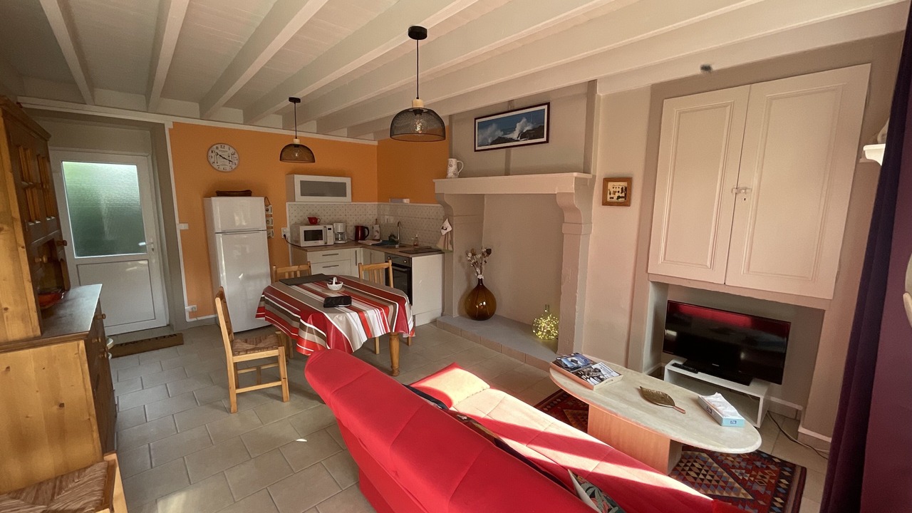 Photo of Livingroom in Etienville