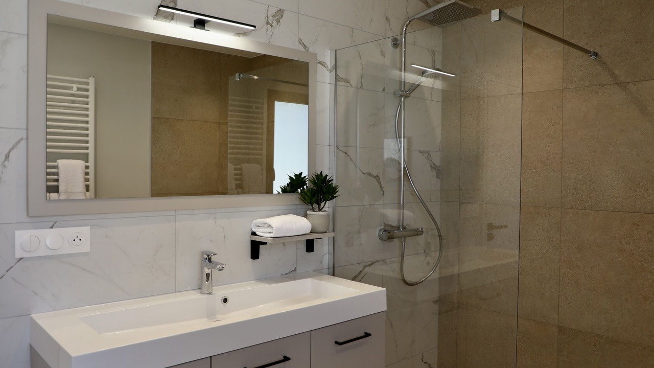 Photo of Bathroom in Barneville-Carteret