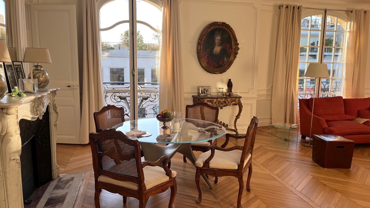 Photo of Others in 8th Arrondissement