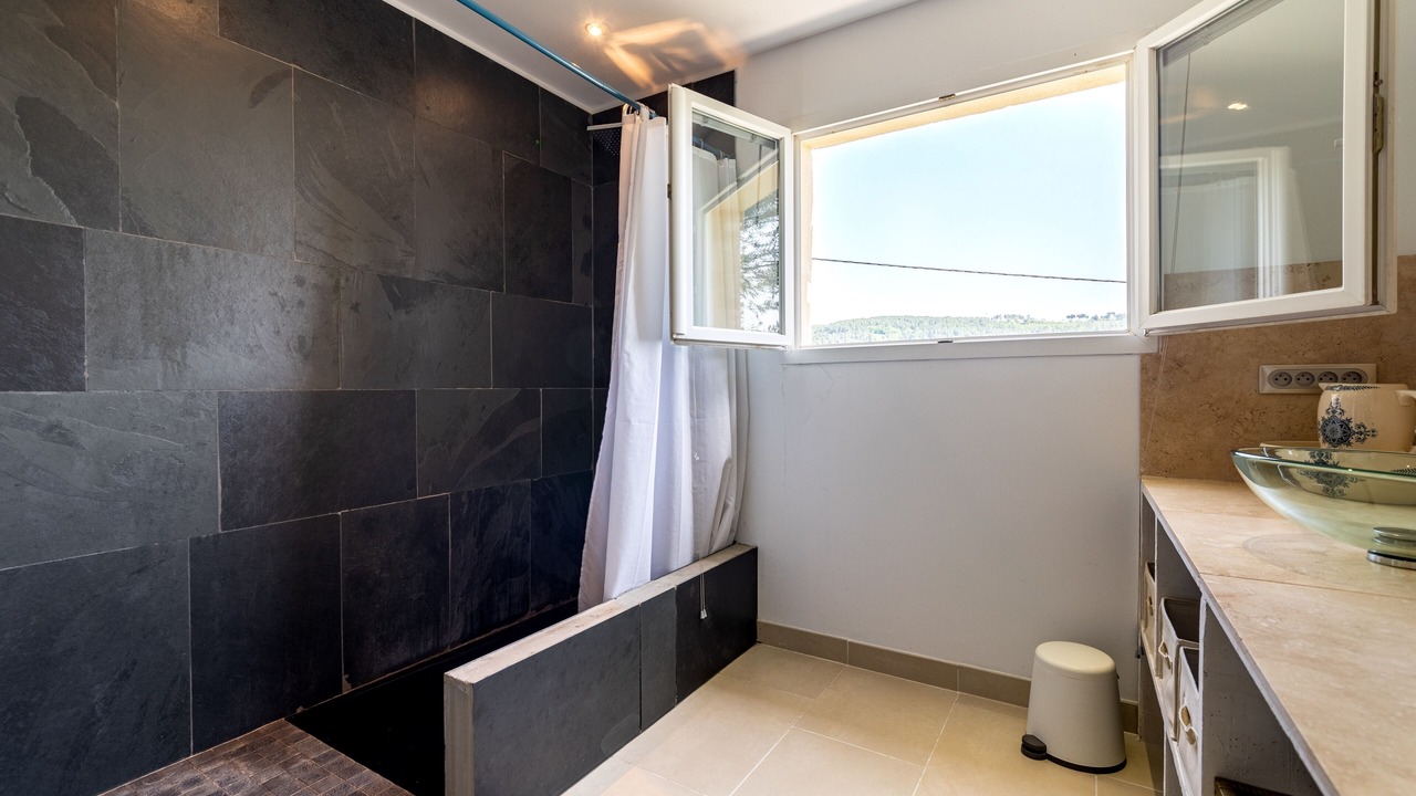Photo of Bathroom in Gravieres