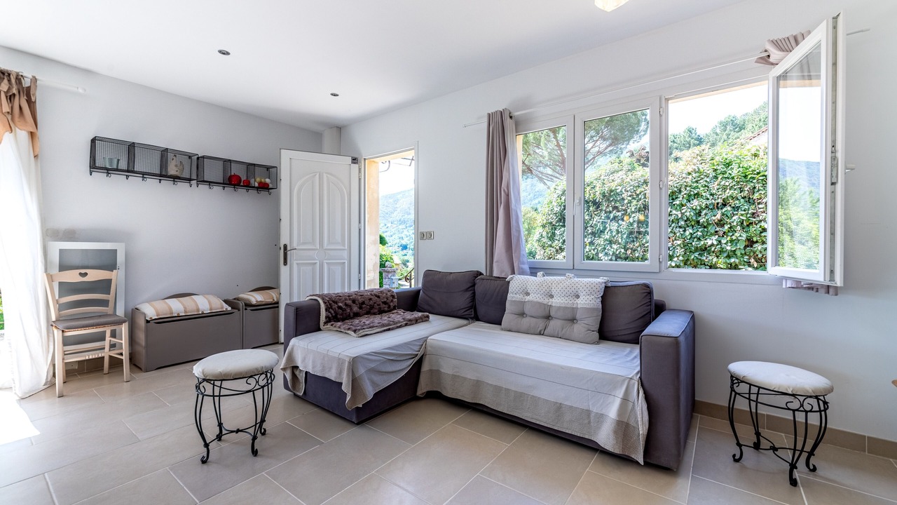 Photo of Livingroom in Gravieres