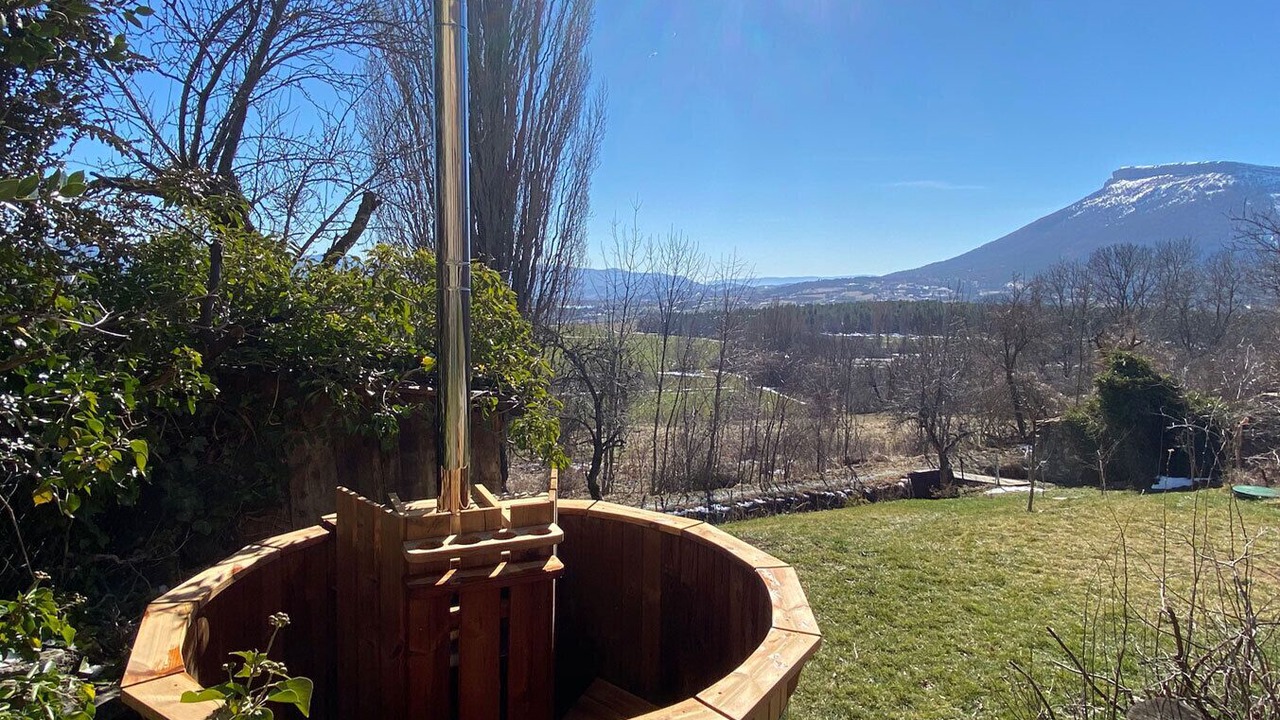 Photo of Outdoor in La Roche-des-Arnauds