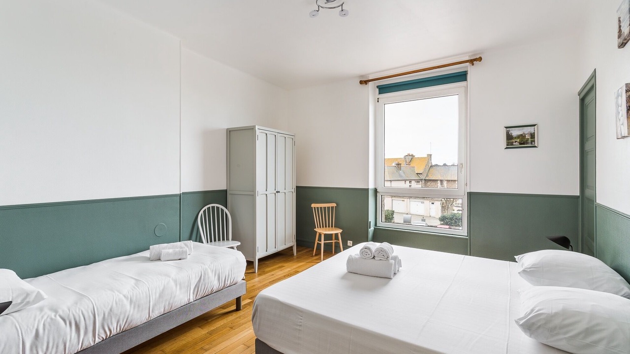 Photo of Bedroom in Saint-Servan