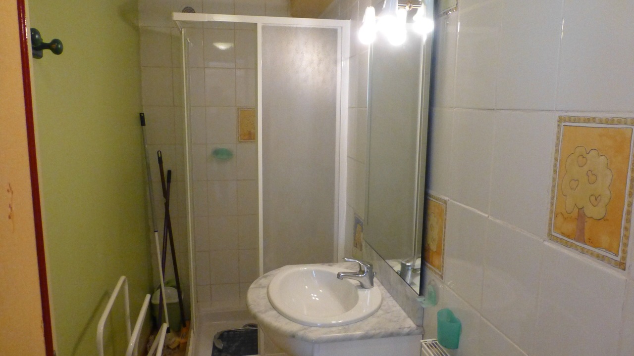 Photo of Bathroom in Puy-l'Eveque