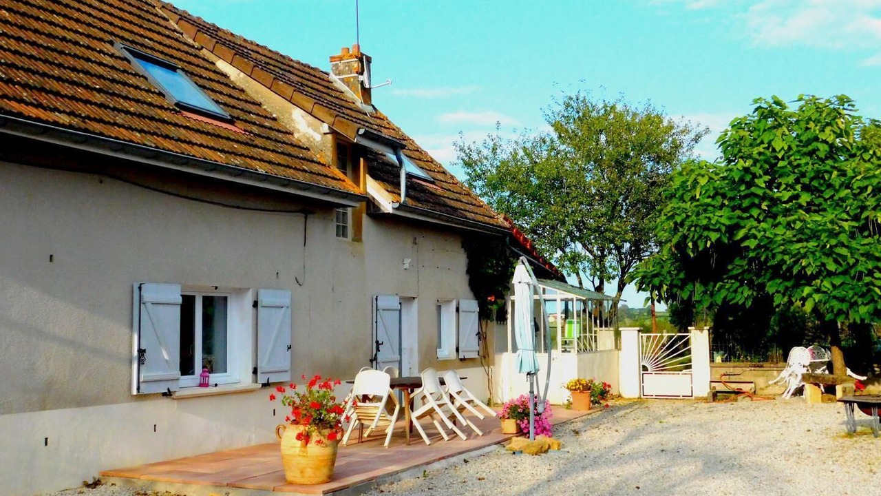 Photo of Patio Balcony in Saint-Vincent-Bragny