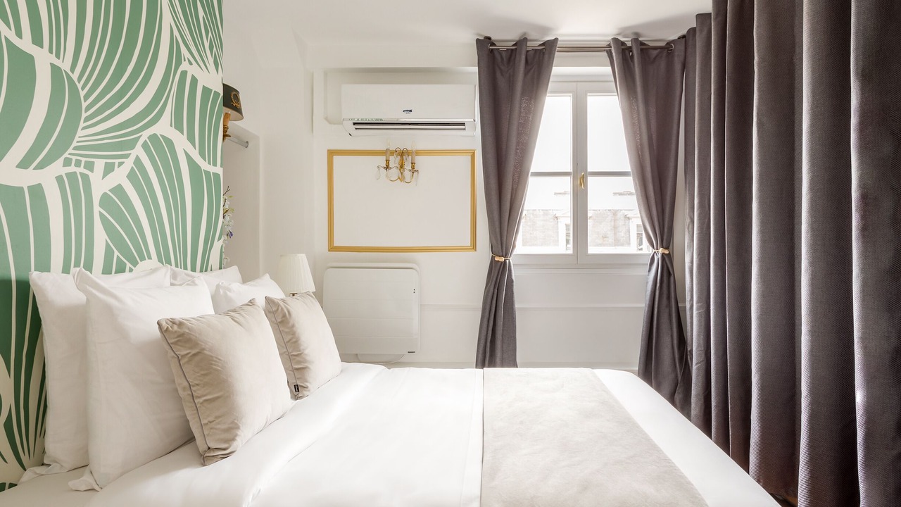 Photo of Bedroom in Champs-Elysees
