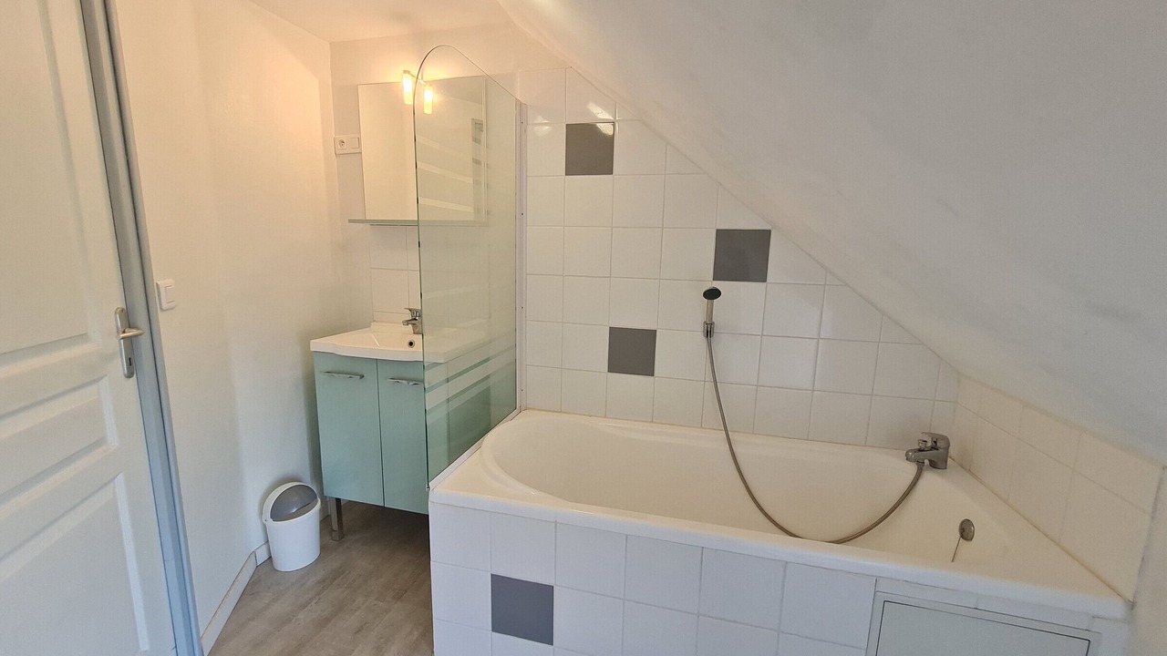 Photo of Bathroom in Vieilles-Maisons-sur-Joudry