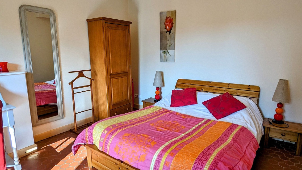 Photo of Bedroom in Mecrin
