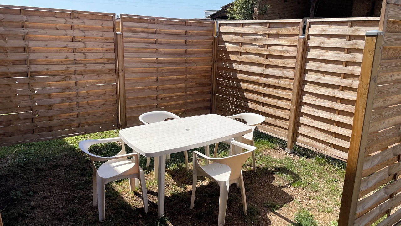Photo of Outdoor in Artaix