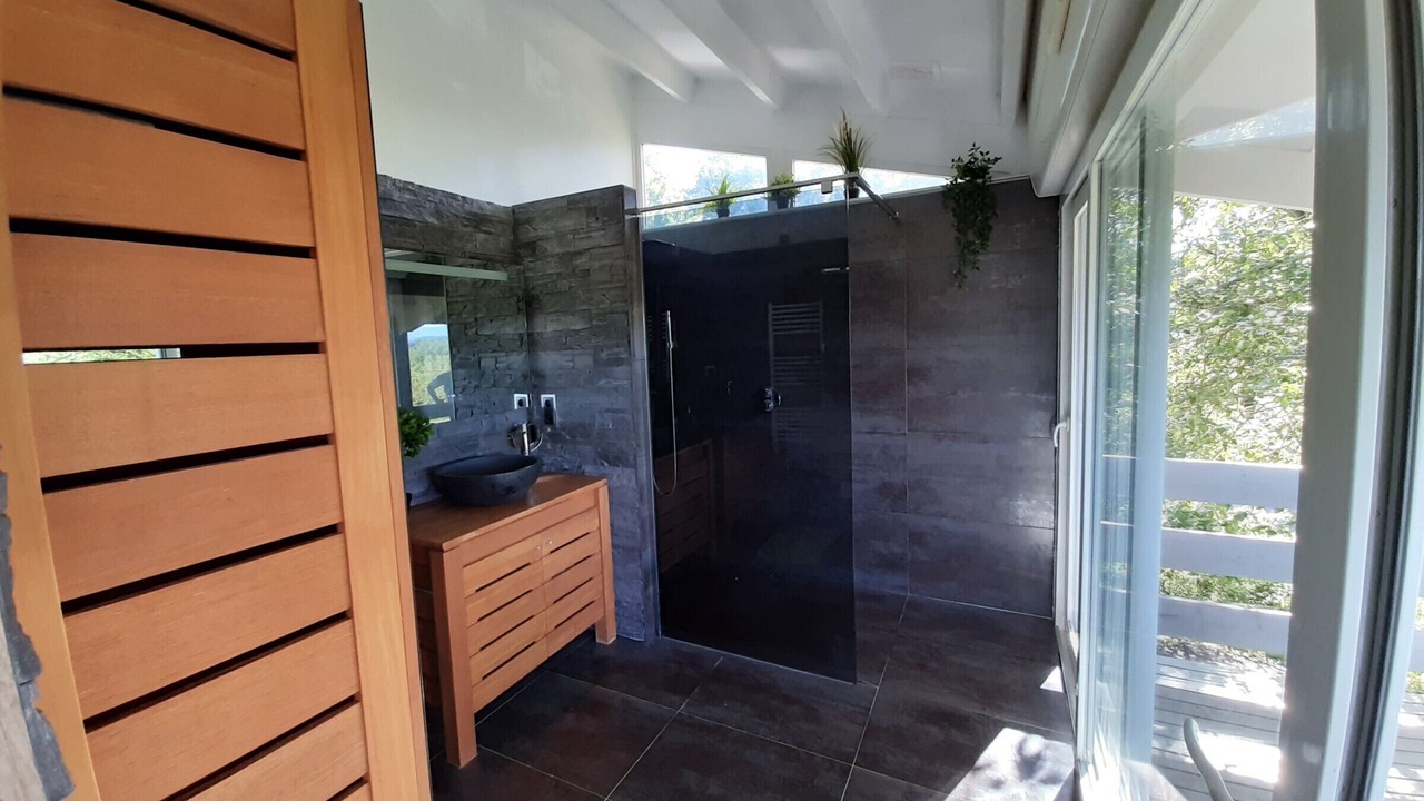 Photo of Bathroom in Urt