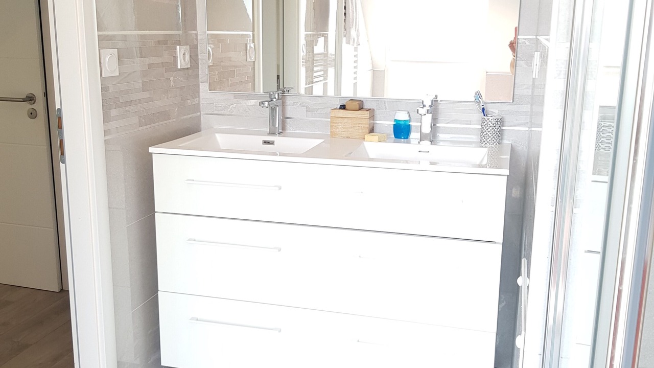 Photo of Bathroom in Plougoumelen