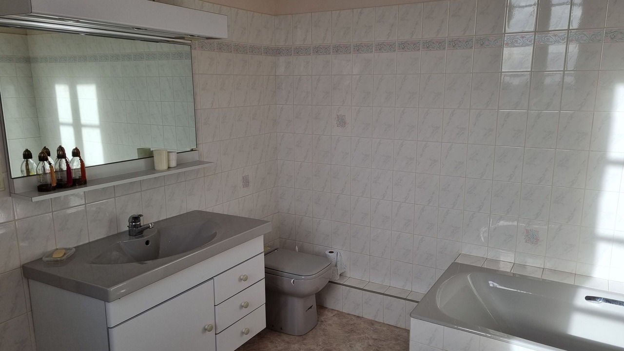 Photo of Bathroom in Lamballe