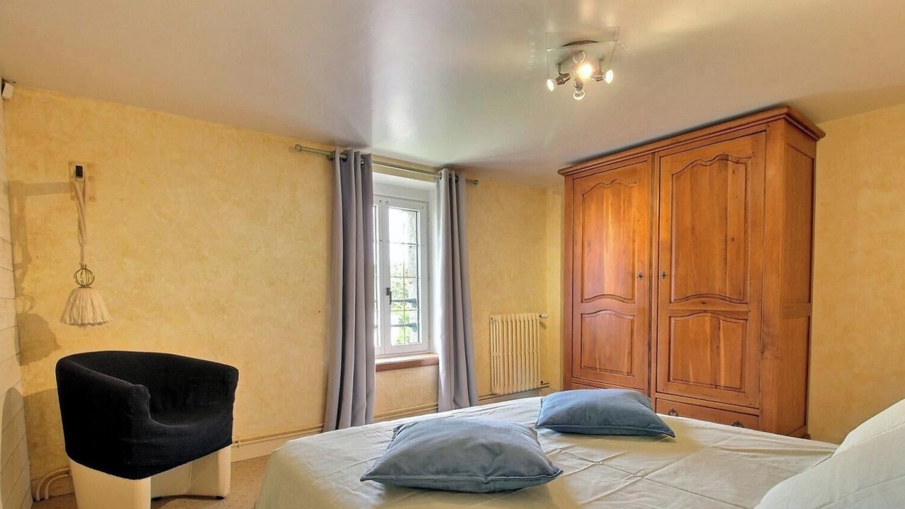 Photo of Bedroom in Locoal-Mendon