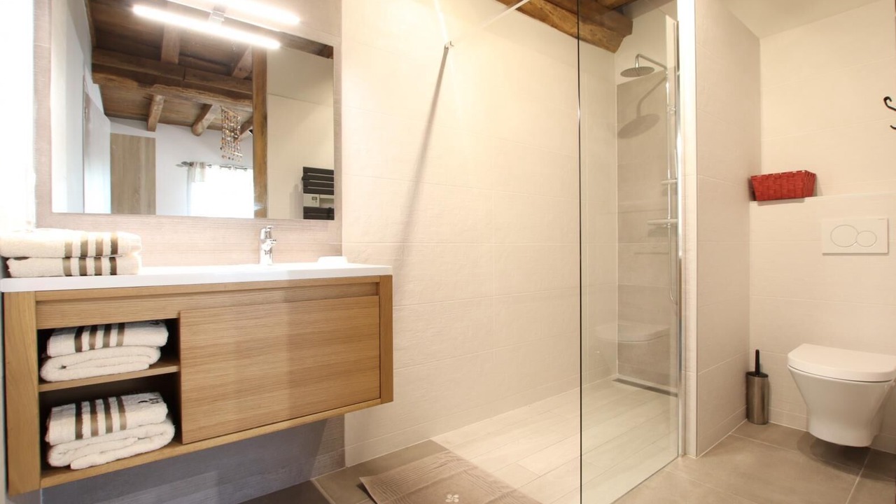 Photo of Bathroom in Sare