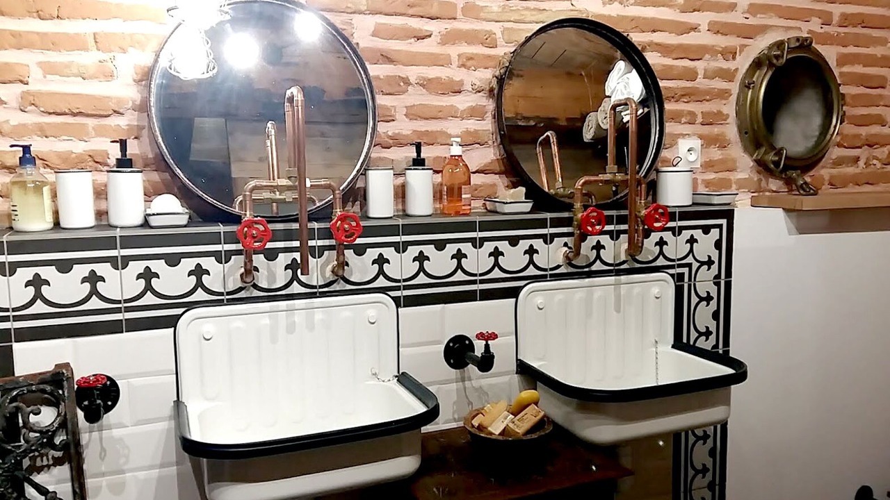 Photo of Bathroom in Lafrancaise
