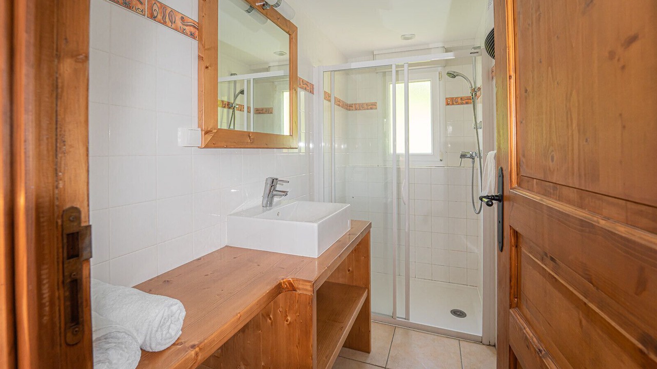 Photo of Bathroom in Aumont-Aubrac