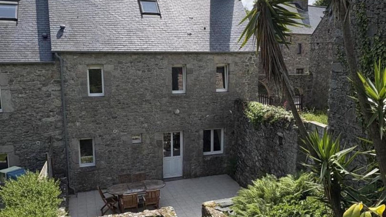 Photo of Outdoor in Greville-Hague