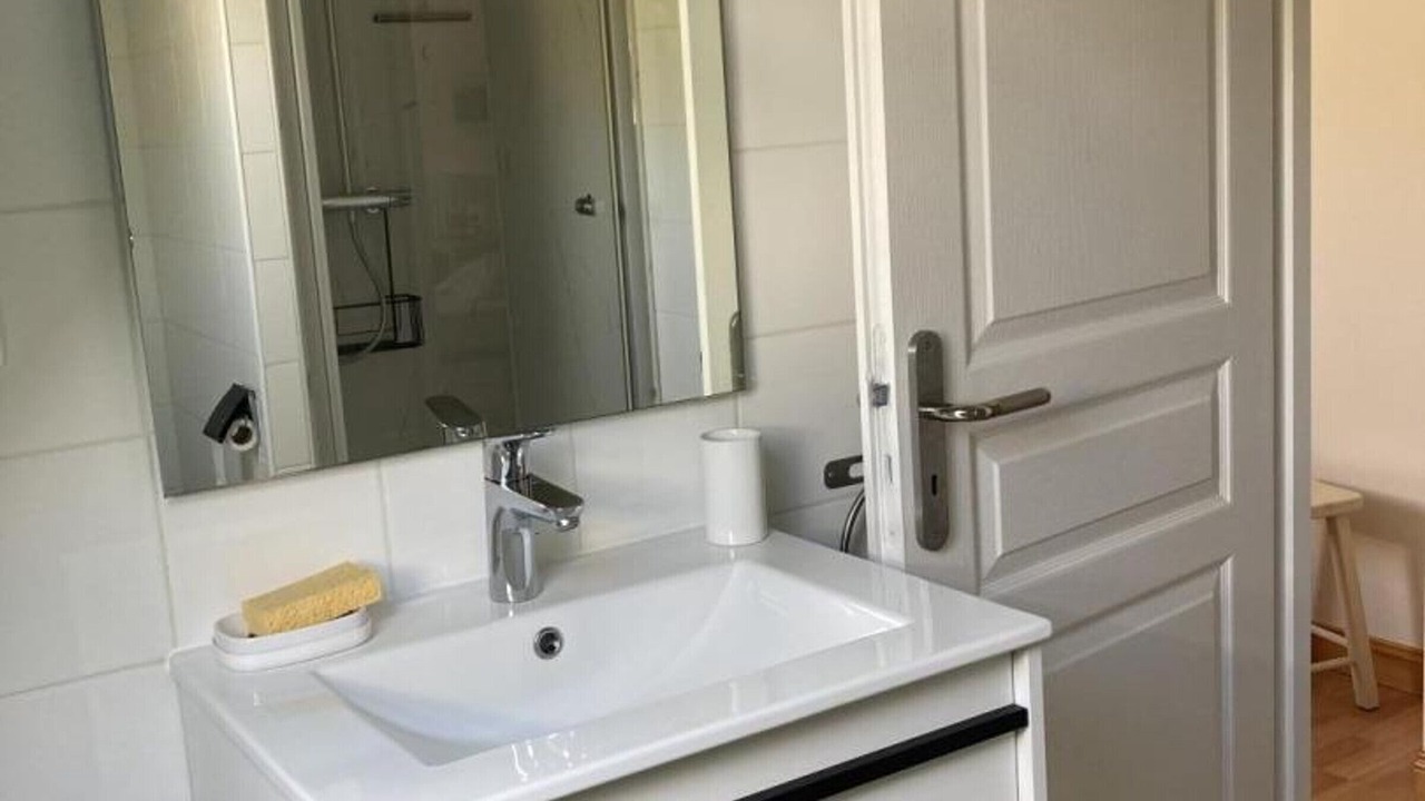Photo of Bathroom in Greville-Hague