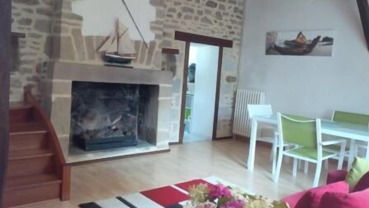 Photo of Livingroom in Port de St Goustan