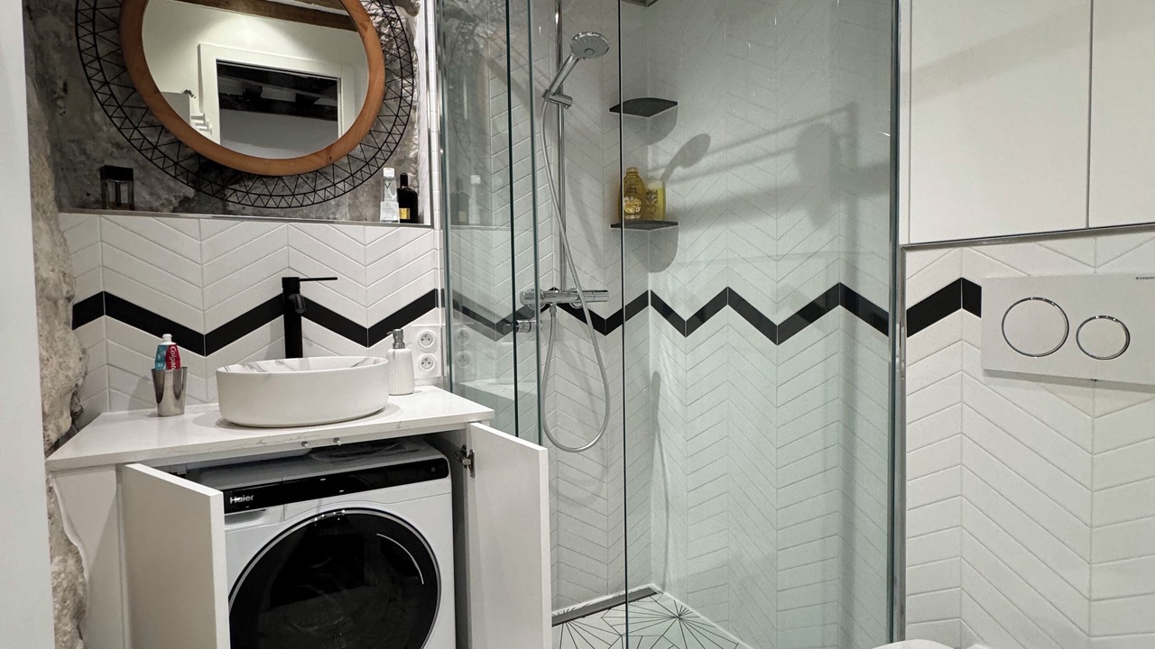 Photo of Bathroom in 5th Arrondissement