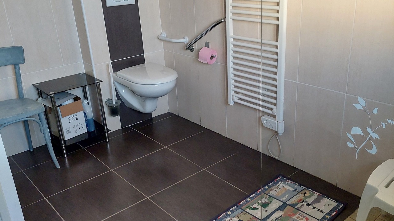 Photo of Bathroom in Plougasnou