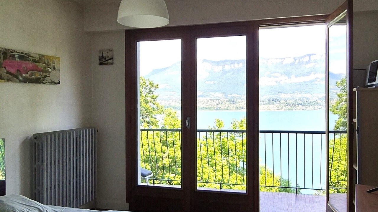 Photo of Bedroom in Bourdeau