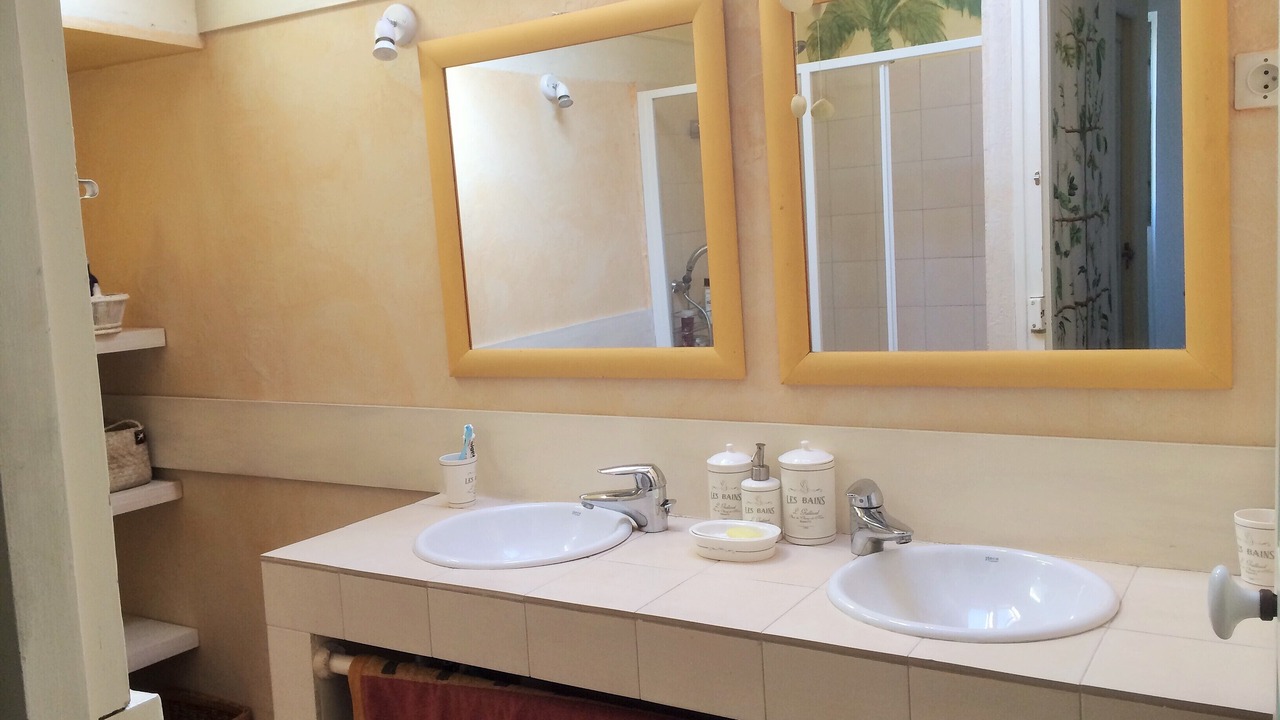 Photo of Bathroom in Fericy