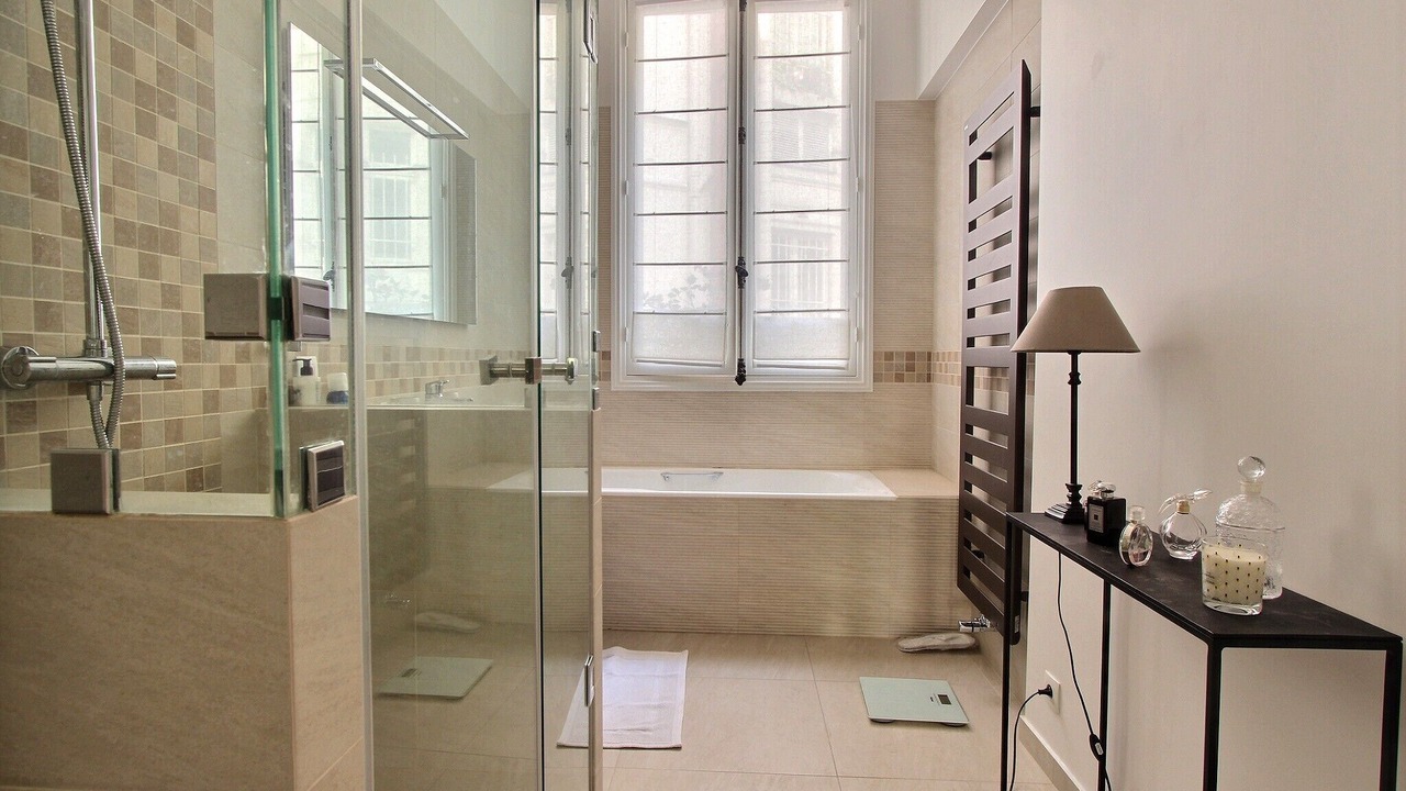 Photo of Bathroom in Quartier de la Monnaie