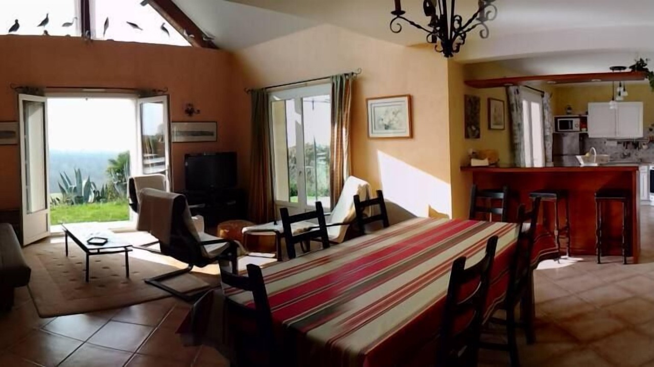Photo of Livingroom in Burgaronne