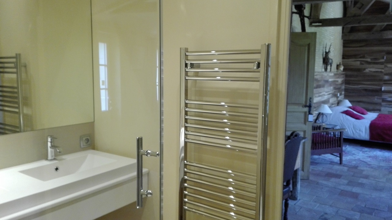 Photo of Bathroom in Roeze-sur-Sarthe