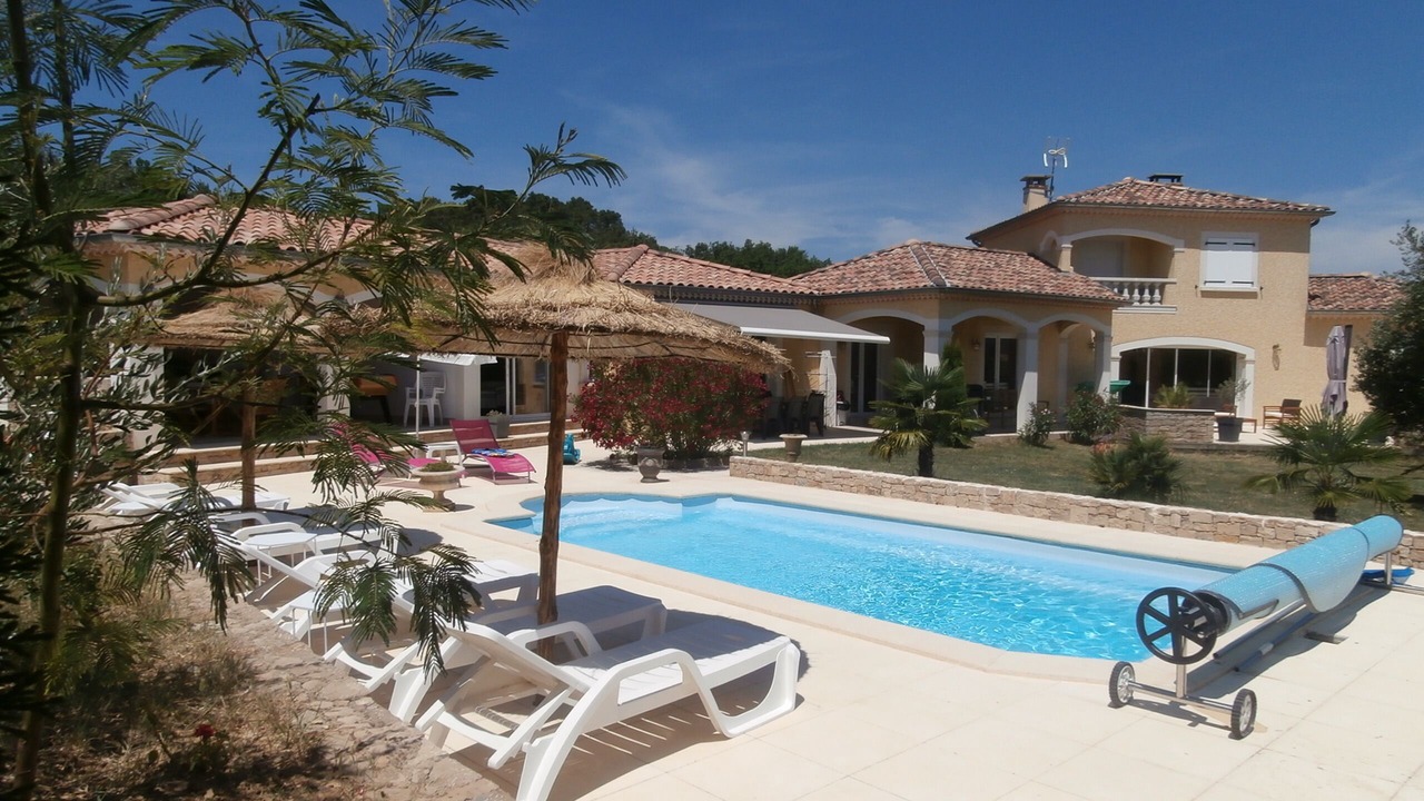 Photo of Outdoor in Saint-Etienne-de-Fontbellon