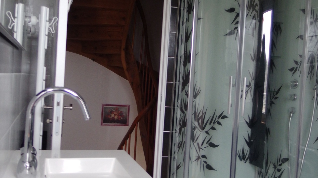 Photo of Bathroom in Loguivy