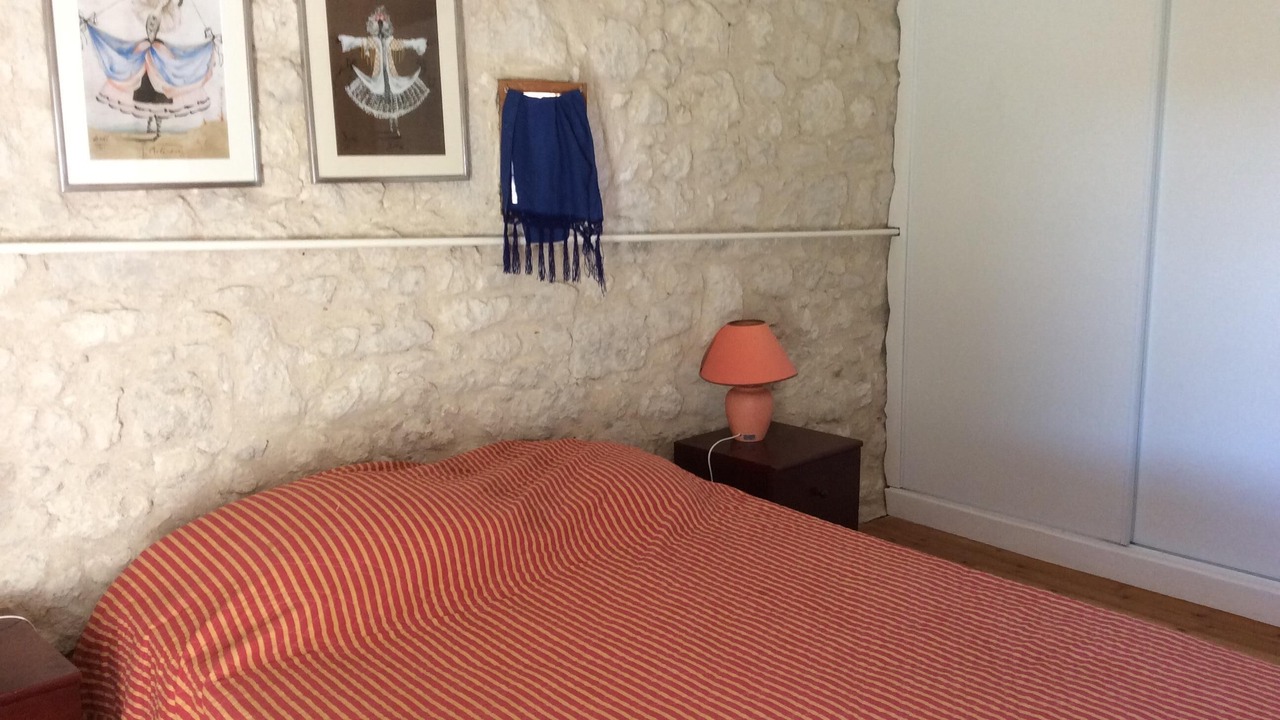 Photo of Bedroom in Monjoi