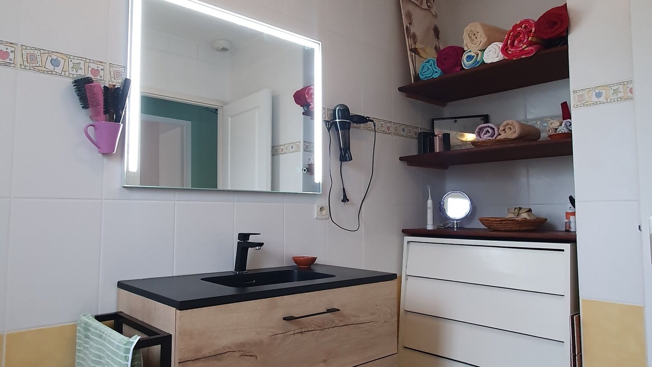 Photo of Bathroom in Saujon