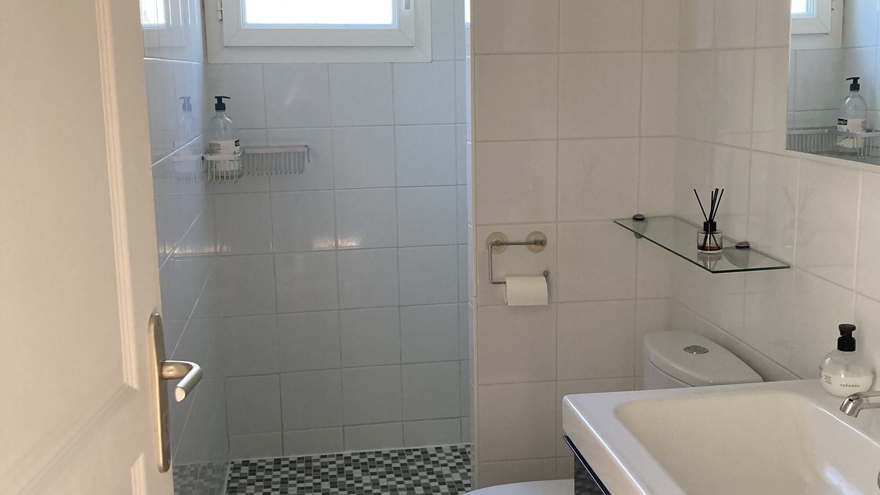 Photo of Bathroom in Quinsac