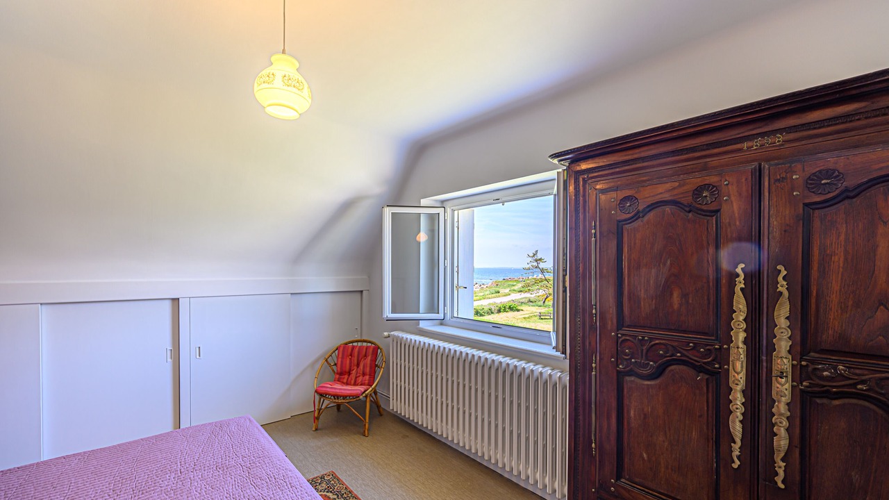 Photo of Bedroom in Tregunc