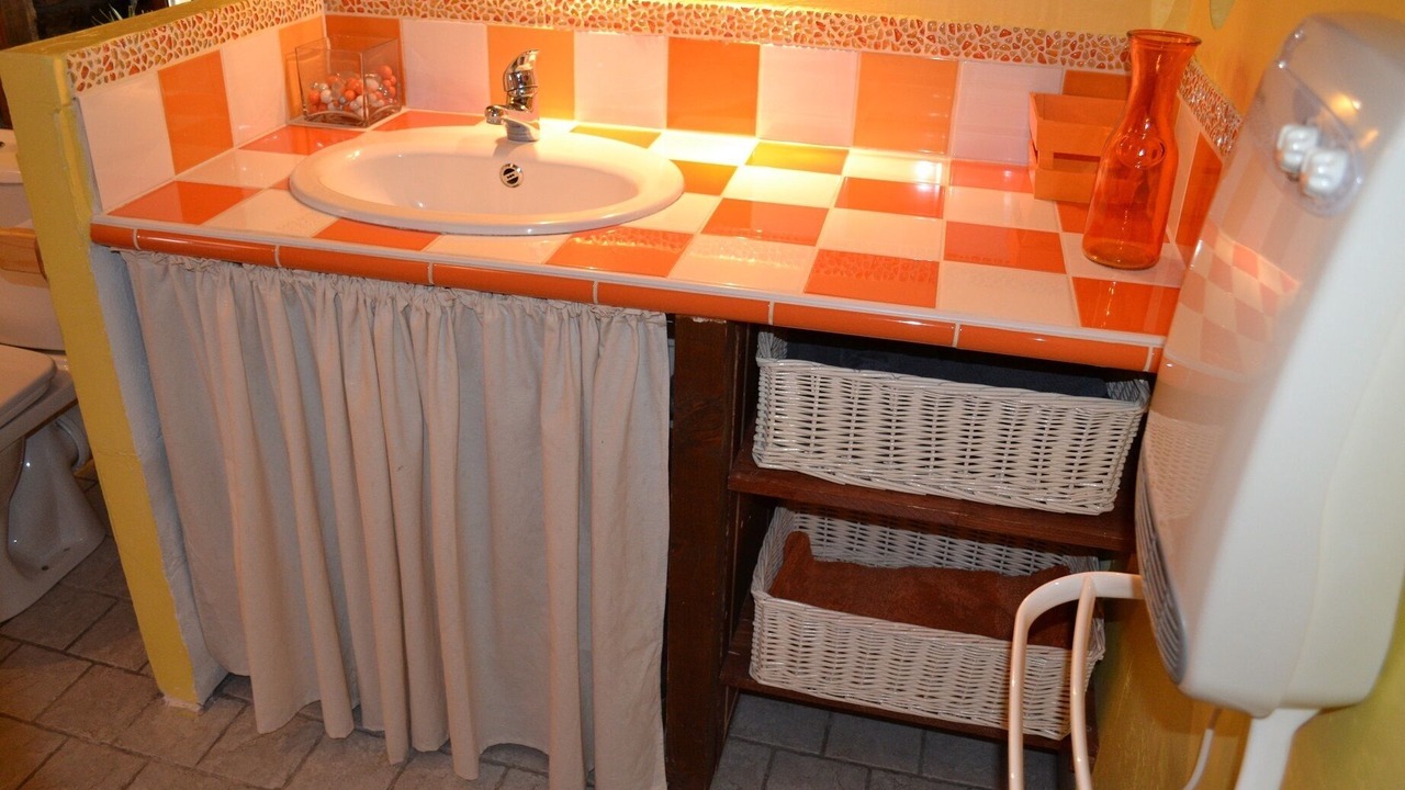 Photo of Bathroom in Meyrueis