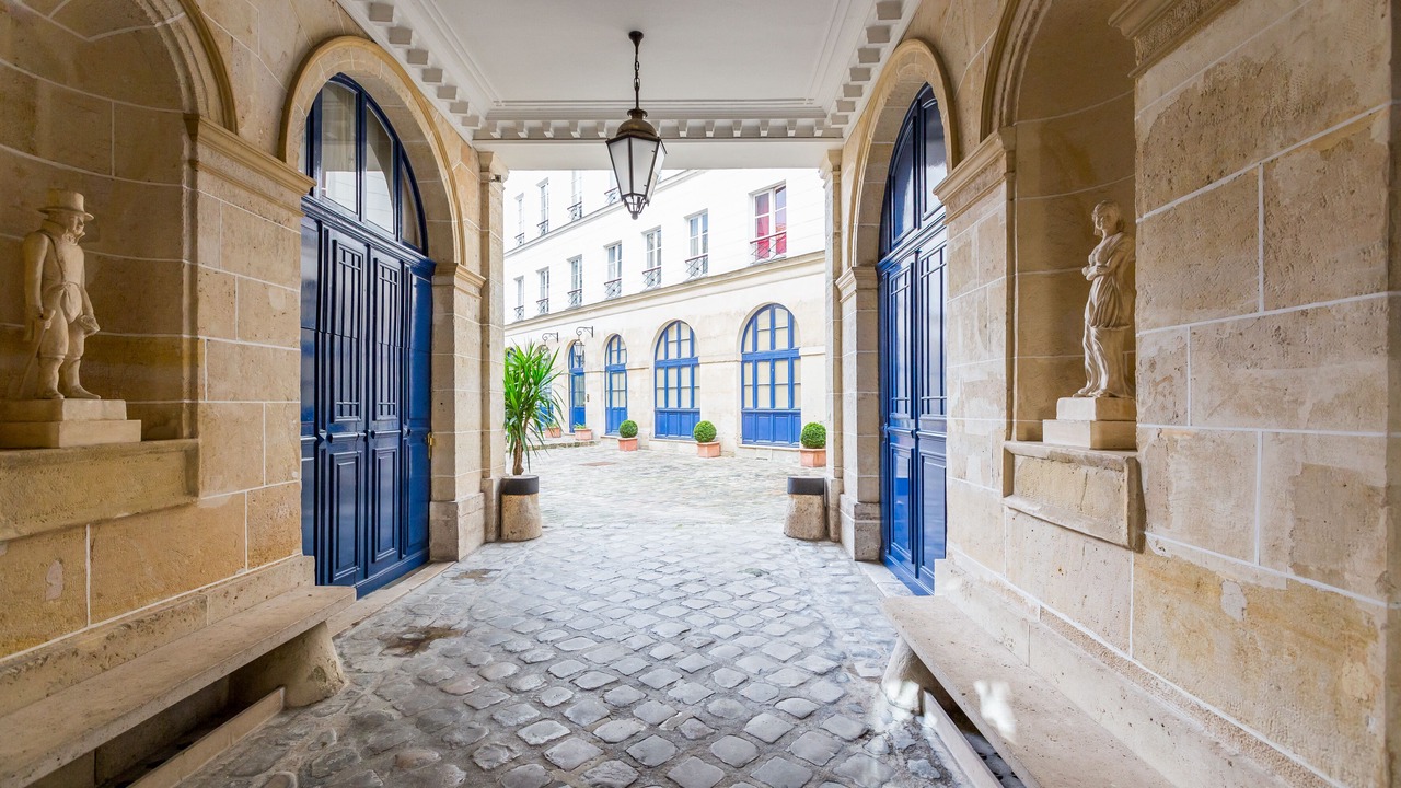 Photo of Others in Quartier de la Monnaie
