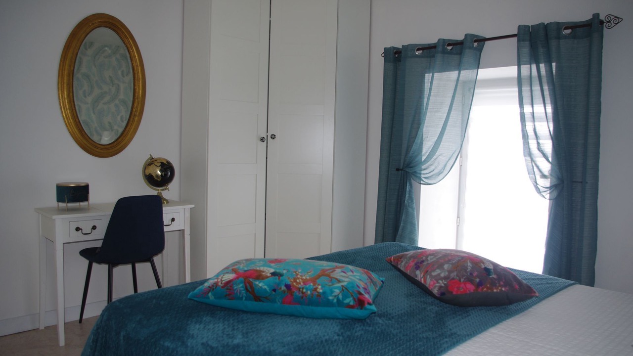 Photo of Bedroom in Cast