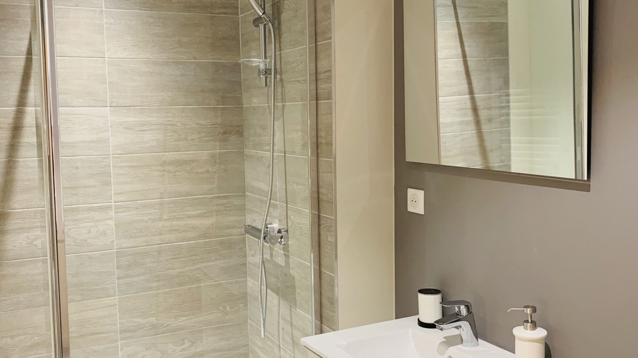 Photo of Bathroom in Clermont Ferrand City Centre