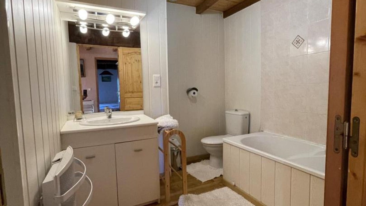 Photo of Bathroom in Laprugne